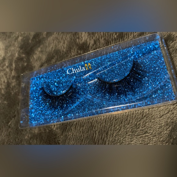 Lashes - Picture 8 of 11